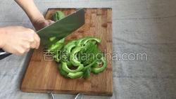 苦瓜炒蛋的做法图解3