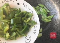 青椒炒芹菜的做法图解4