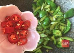 青椒炒芹菜的做法图解7