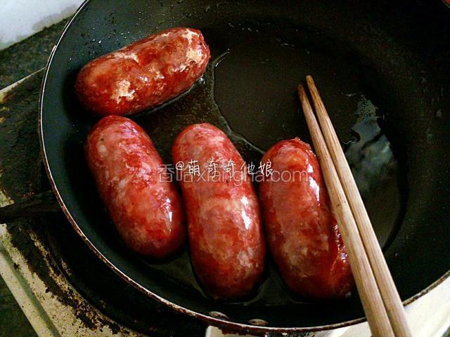 可以平底锅中小火煎来吃，或者烤箱中层烤10-15分钟，或者烫火锅吃都行。