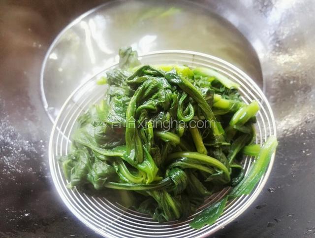 捞起沥干水份