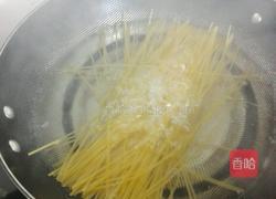 鲜虾意面的做法图解1