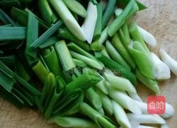 青蒜炒肉的做法图解2