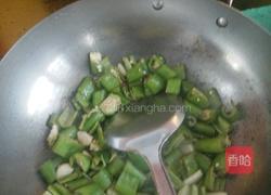 口水青椒炒馍块的做法图解2