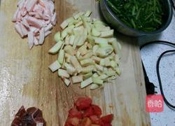 土豆豆角焖面的做法图解1