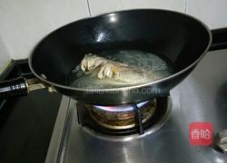 清汤鲫鱼的做法图解7