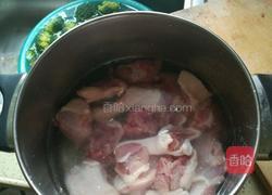 胡萝卜红烧鸭腿的做法图解2