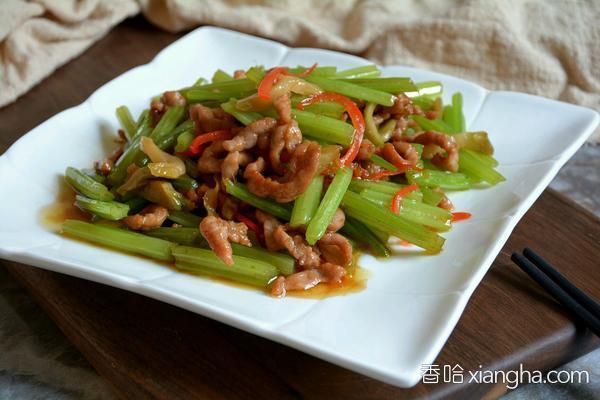 芹菜炒肉絲的做法_菜譜_香哈網