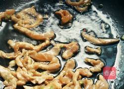 绿豆芽炒肉的做法图解5