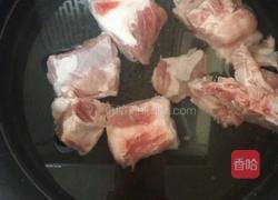 海带排骨萝卜汤的做法图解2