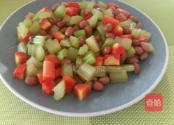 西芹拌花生的做法图解5