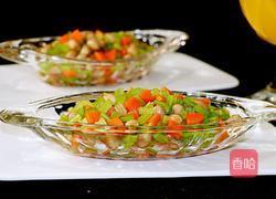 凉拌芹菜花生米胡萝卜的做法图解8