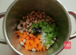凉拌芹菜花生米胡萝卜的做法图解6