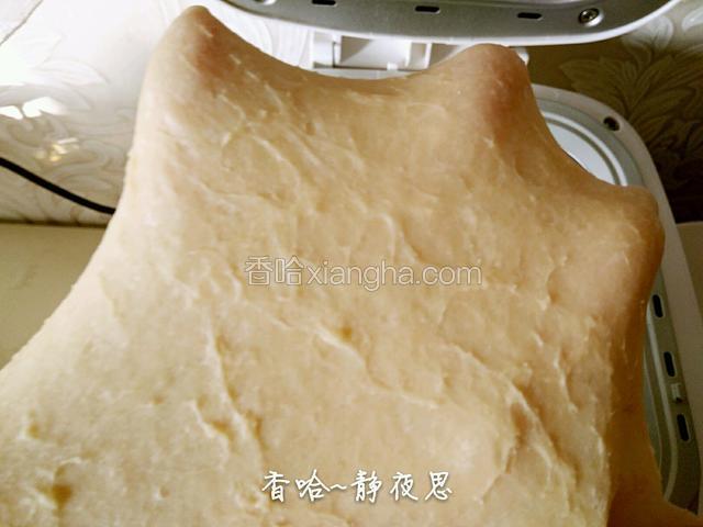 揉至可以出粗膜（我家面包机揉了差不多二十分钟）