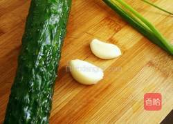 麻辣拍黄瓜的做法图解1