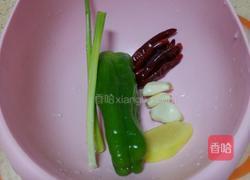 凉拌莲藕片的做法图解1