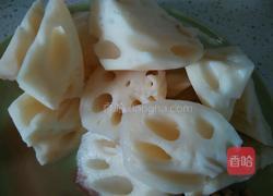 广东老火靓汤之年藕猪骨汤的做法图解3