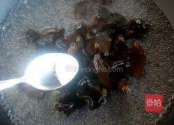 黑木耳炒黄花菜的做法图解6