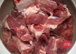 萝卜炖排骨的做法图解1