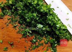 翡翠玉扇一一芹菜叶煎蛋饼的做法图解3