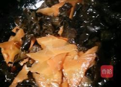 胡萝卜炒木耳的做法图解4