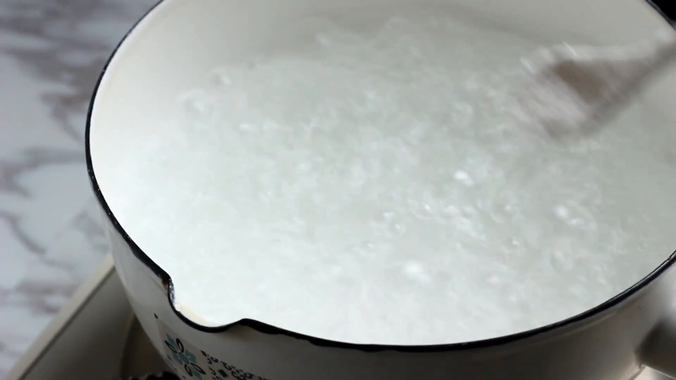 水中加一小勺盐