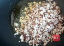 一分钟猪肉香菇包子(馅)的做法图解9