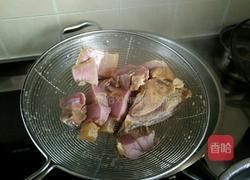 金华火腿菌菇炖鸡汤的做法图解3