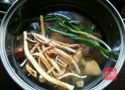 金华火腿菌菇炖鸡汤的做法图解8