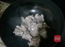 排骨萝卜汤的做法图解2