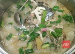 草鱼头炖萝卜丁的做法图解5
