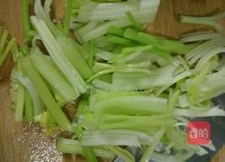 芹菜炒肉丝的做法图解3