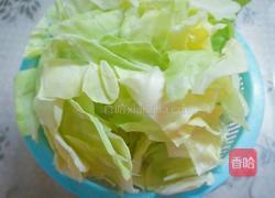 家常酱香包菜的做法图解1