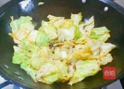 家常酱香包菜的做法图解3