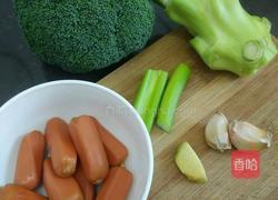 小炒脆皮肠的做法图解1