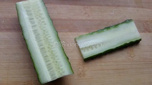 黄瓜根据面包长度切片！
