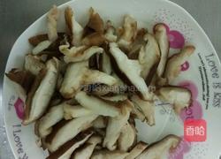 香菇炒冻豆腐的做法图解2
