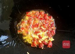 螺丝肉炒蒜苗的做法图解3