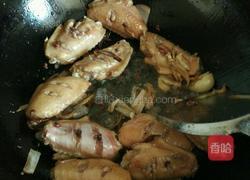 冰糖红闷鸡翅的做法图解5