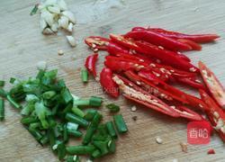 木耳炒肉的做法图解2