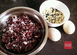 椒香黑米鸡蛋饼的做法图解1