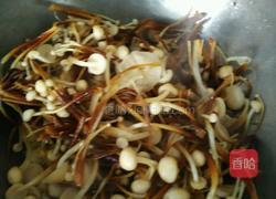 炒金针菇的做法图解4