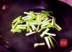 芹菜拌腰果的做法图解4