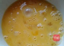 腊肠炒鸡蛋的做法图解1