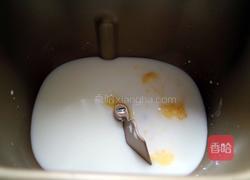 牛奶小餐包的做法图解1