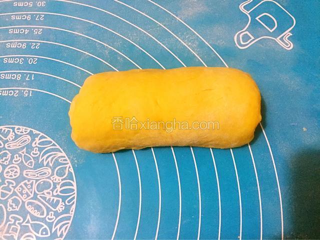 由下往上卷起