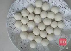 Illustration of how to make vegetarian glutinous rice balls 3