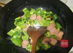 青椒炒火腿的做法图解3