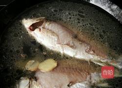 鲜嫩鲫鱼豆腐汤的做法图解2
