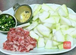 冬瓜焖肉碎的做法图解2
